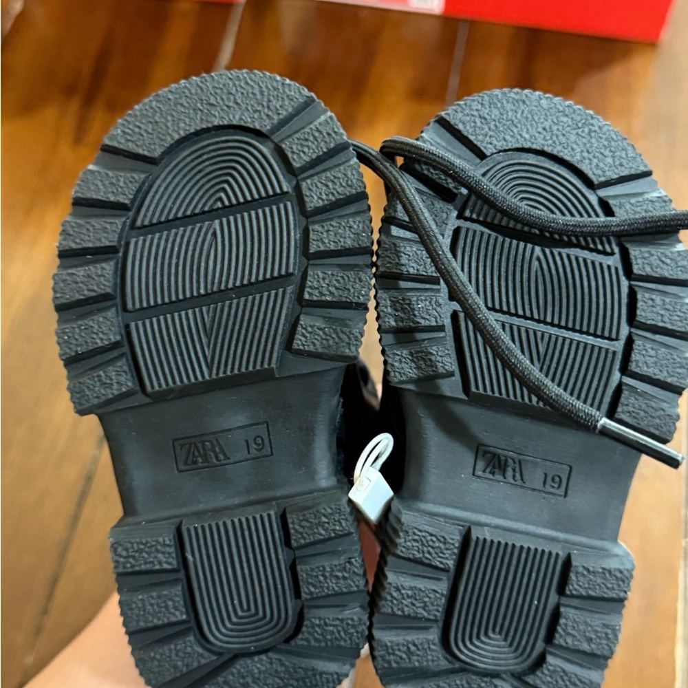 Disney Kids Black Mickey Boots - Picture 4 of 8